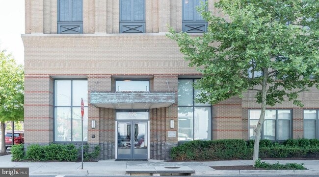 Building Photo - 525 N Fayette St Unit 420 Rental
