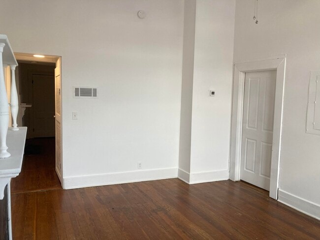 Photo - 1030 Broad St