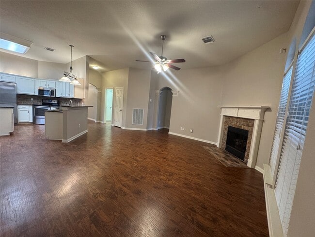 Photo - 711 W Clady Dr