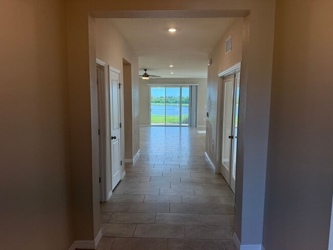 Photo - 3 Bedroom 2.5 Bath Single Family Home Promenade Estates