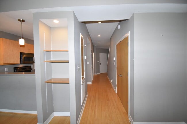 Photo - Large 2 Bedroom Condo For Rent Near Historic Downtown Clarksville!