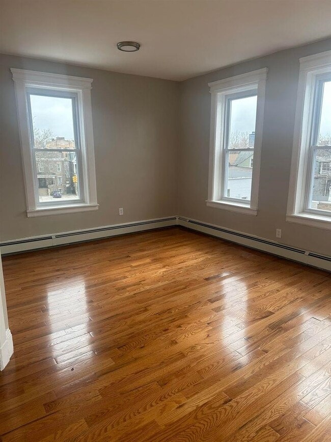 Photo - 12 Bond St Unit 5