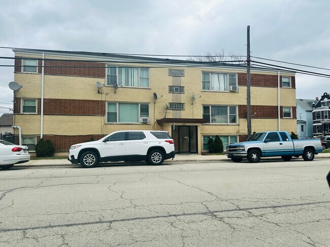 Photo - 6151 76th Ave Unit BN