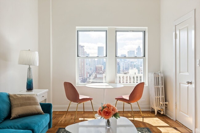 Photo - 1100 North Lasalle