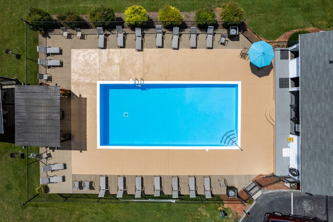 Photo - Bradley Hills Apartments