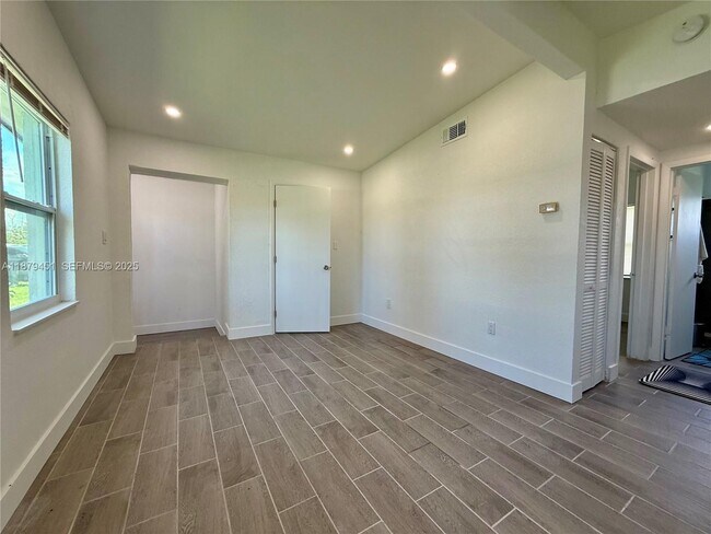 Photo - 3460 Normandy Dr