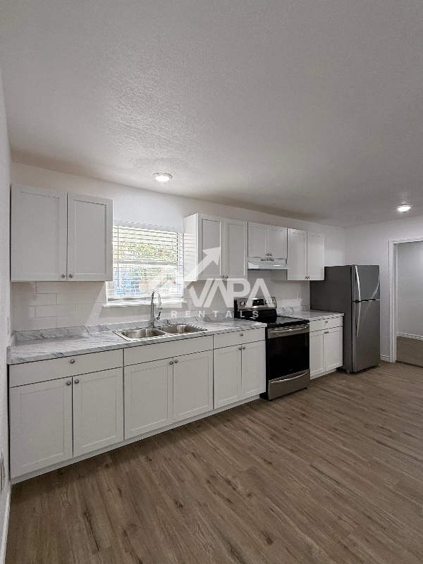 Photo - 202 Florencia Ave