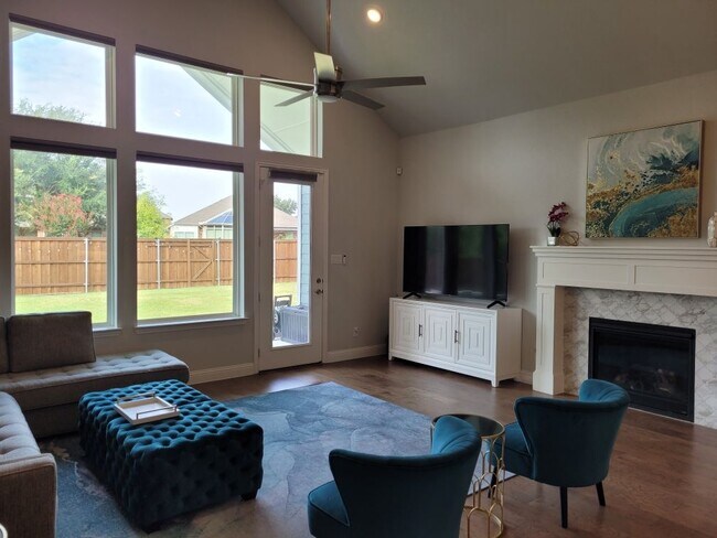 8517 Campbell Dr