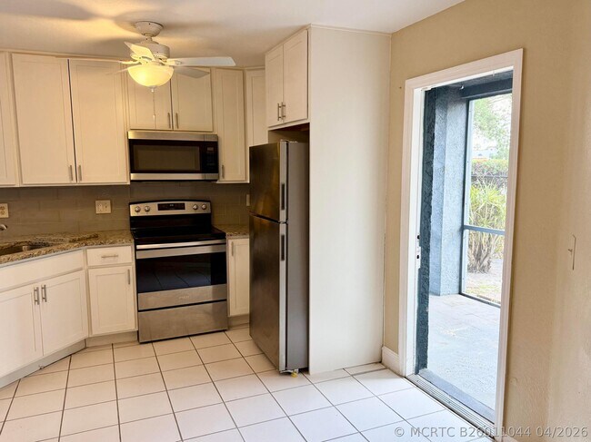 13614 Yarmouth Ct