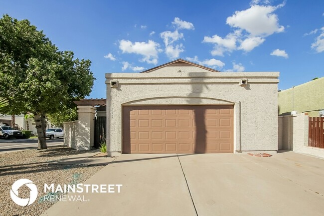 Photo - 820 E Marco Polo Rd