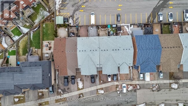 Photo - 38 Jinnah Ct