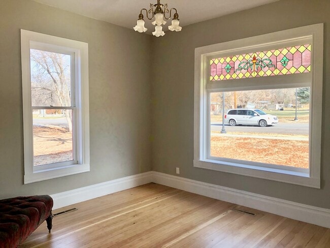 Photo - 90 S Main St