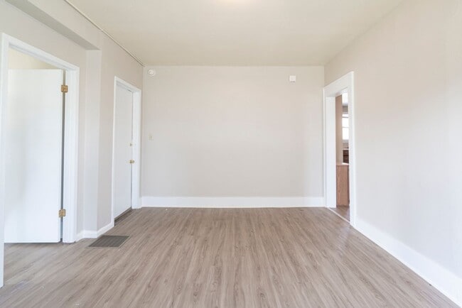 2110 College St Unit 2