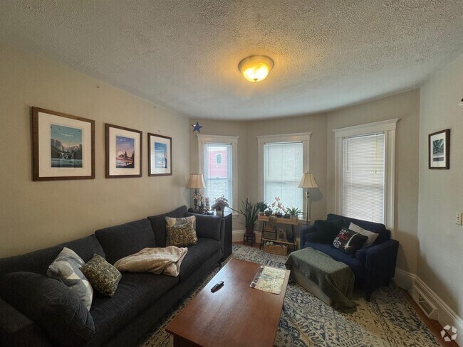 Building Photo - 15 Belmont Sq Unit 1 Rental