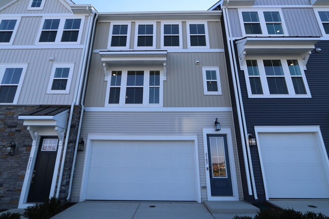 Building Photo - 9709 Buckthorn Ter