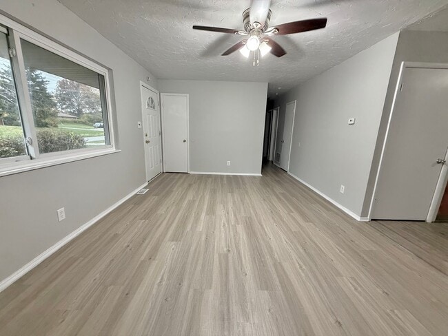 Photo - 3 bed 2 bath Great Neighborhood!!