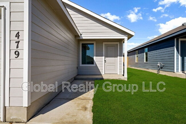 Photo - 479 Sarah Wy