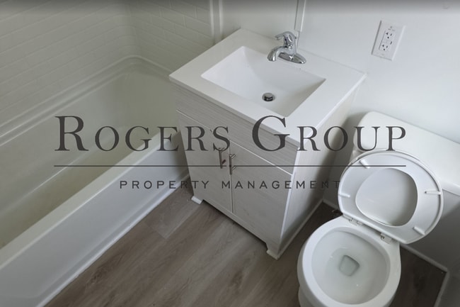 Photo - 652 Ransom St