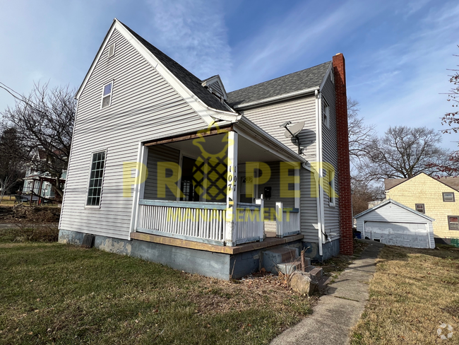 Building Photo - 3 bedrooms 2 full bathrooms house