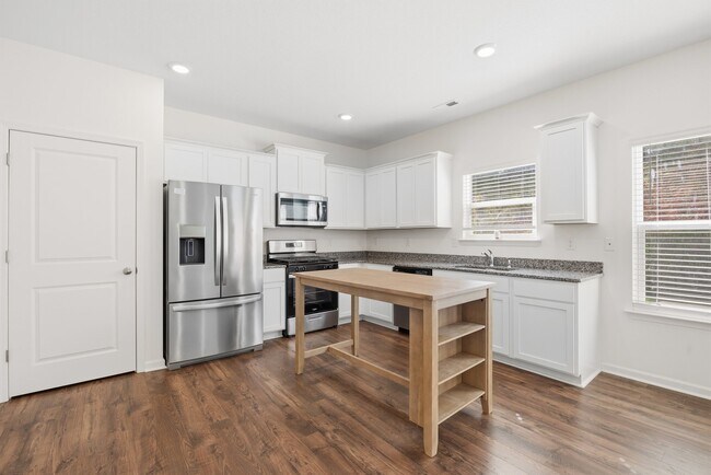 Photo - 2900 Bogart Ln