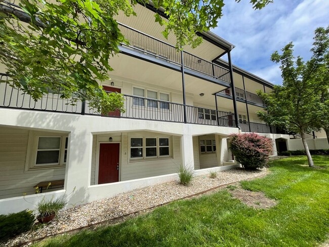 Building Photo - WALK TO STADIUM! CLOSE TO CAMPUS!