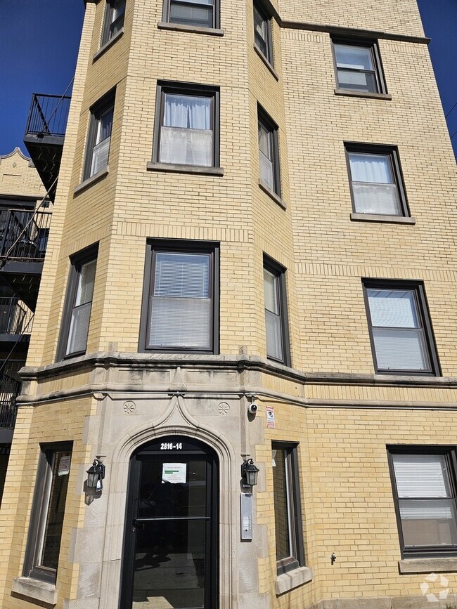 Building Photo - 2816 W Arthur Ave Unit 3 Rental