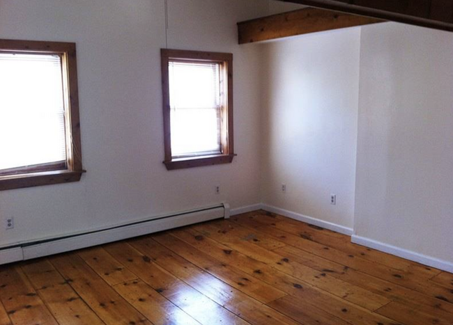 Photo - 14 Spring St Unit Charming Duplex - Apt 2