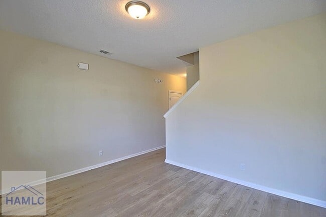 Photo - 260 Whippoorwill Wy NE