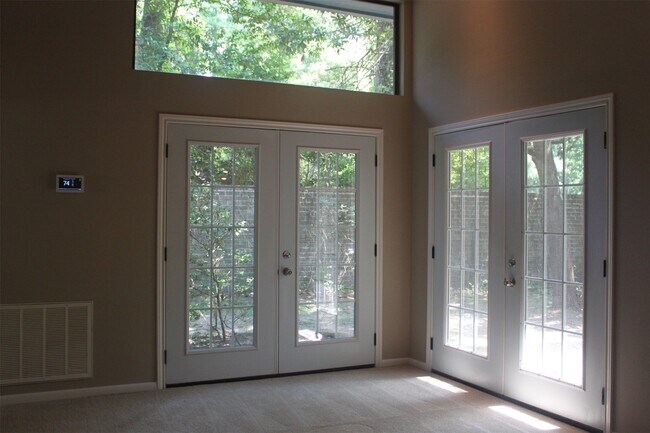 Photo - 3126 E Lake Cres Dr