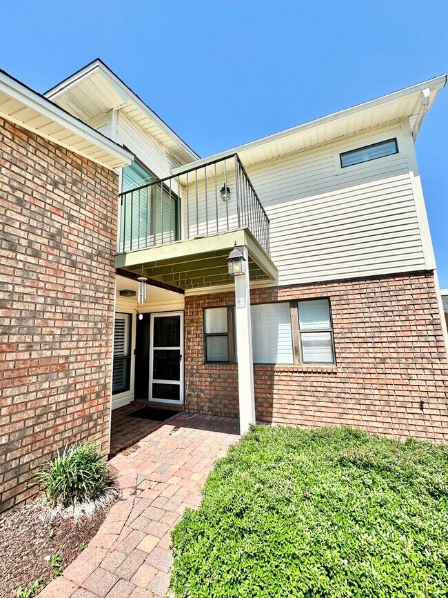 Photo - GORGEOUS 3 bedroom/3 bathroom/2 car garage townhome for rent in the desirable DONLABROOK GARDENS!