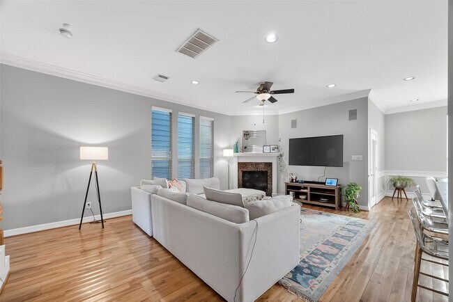 Photo - 3410 Garden Shadow Ln