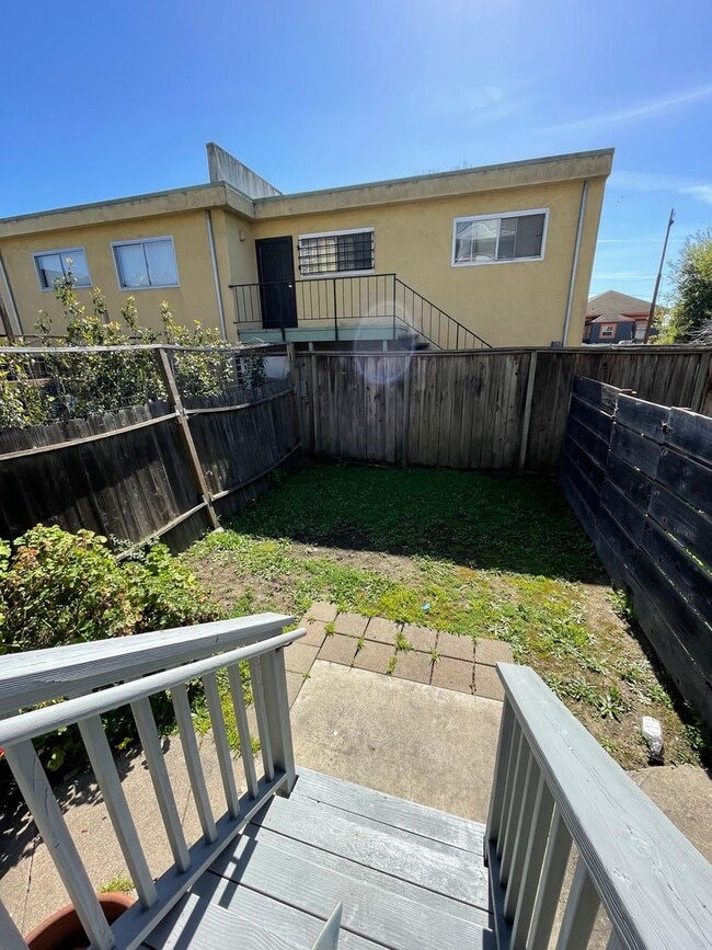 Photo - 659-661 31st St Unit 659