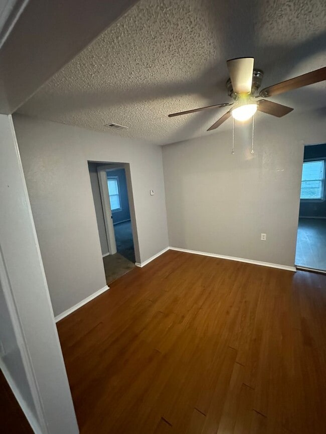Photo - Beautiful 2 Bedroom 1 Bath DUPLEX