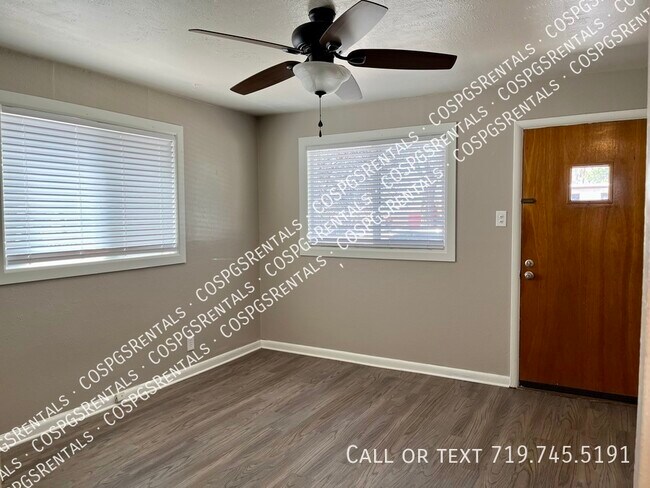 Photo - For Rent - 2 Bedroom 1 Bathroom - Oversize...