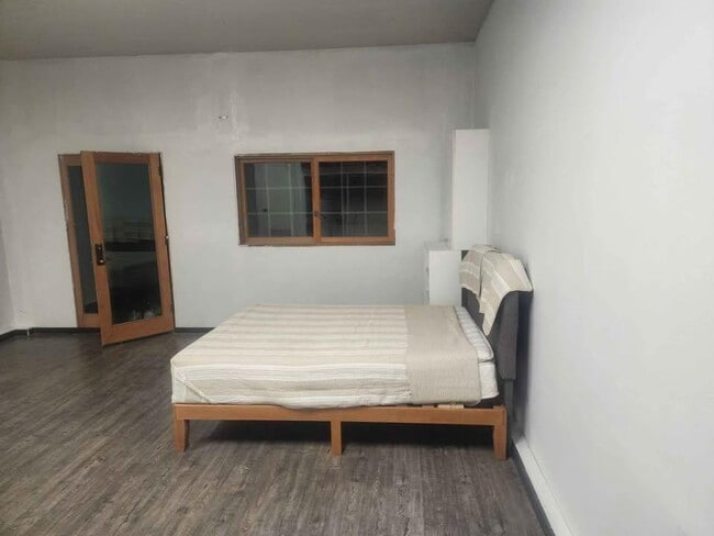 Building Photo - 1885 Lacy Ln