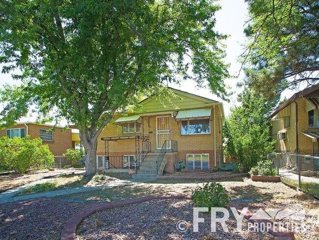 Building Photo - Raised Ranch with Second Kitchen in Prime ... Rental