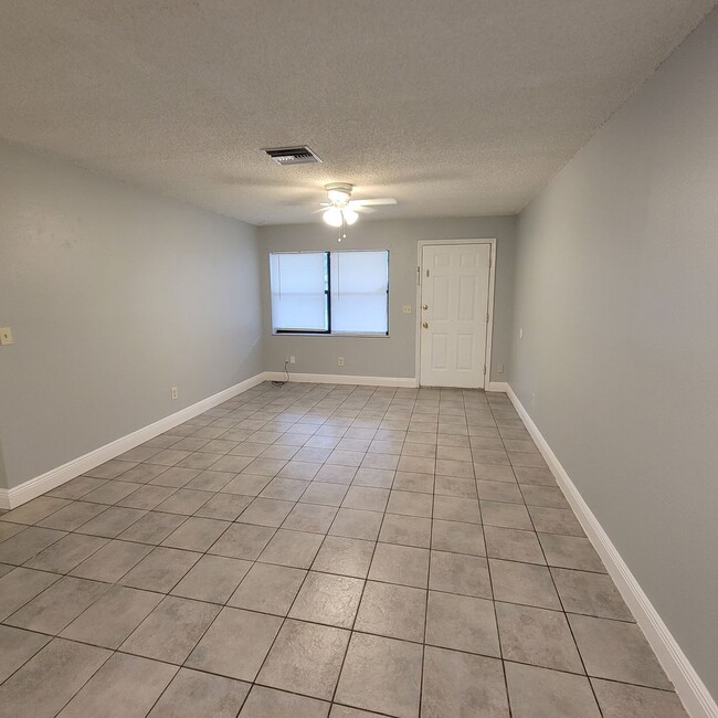 Photo - Charmin 3/1 Duplex In Groveland FL