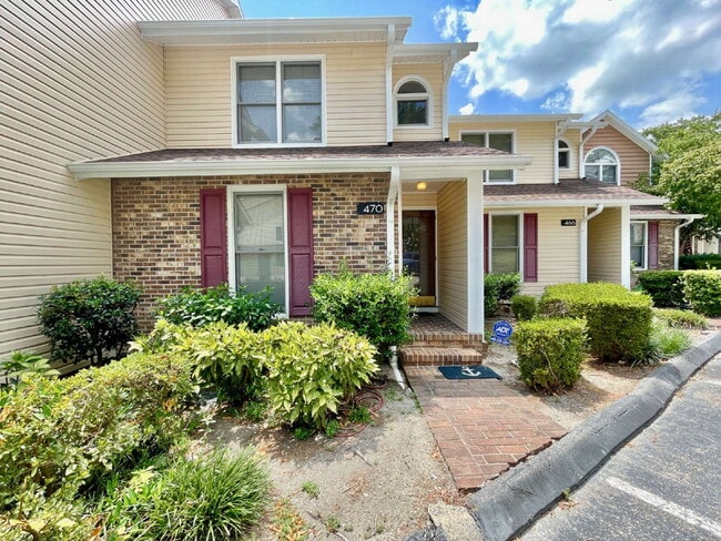 Photo - 3-Bed, 3-Bath Townhouse In Lands End
