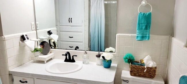 Photo - 3 bed room home for rent in Moore!  2 baths, 2 car garage with fenced yard near Santa Fe and SW 4...