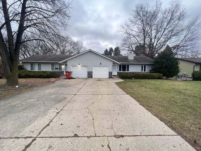 Photo - Three Bedroom Duplex in Rockford!