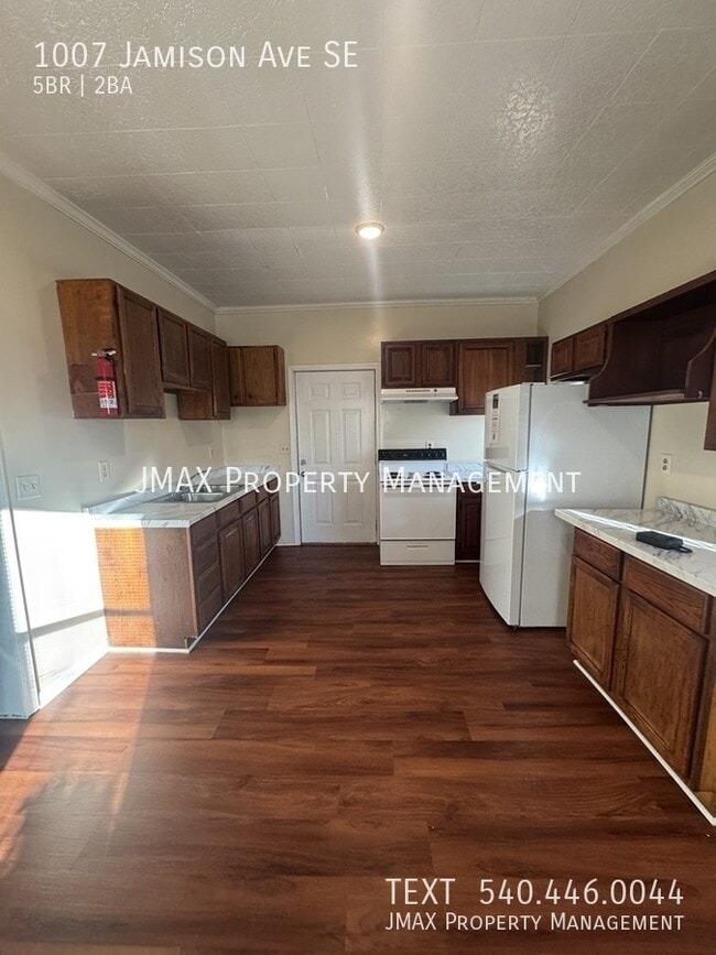 Photo - 1007 Jamison Ave SE