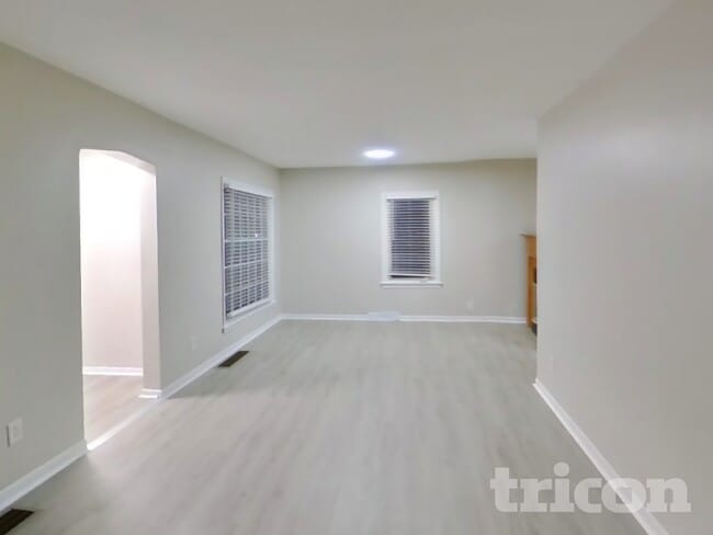 Photo - 3910 Scott Ave N