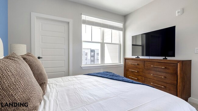 Photo - 1270 Hillcrest Dr Unit 2410