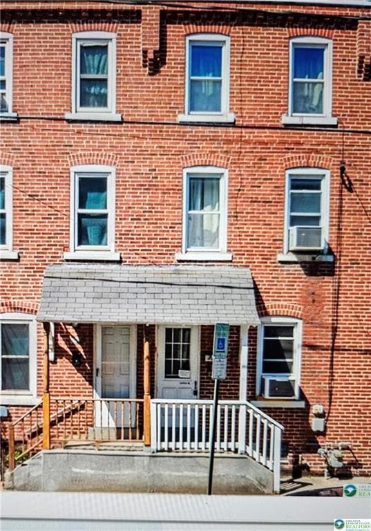 Photo - 734 N Meadow St