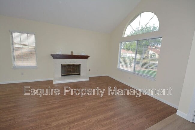 Photo - 1906 Kensington Ln