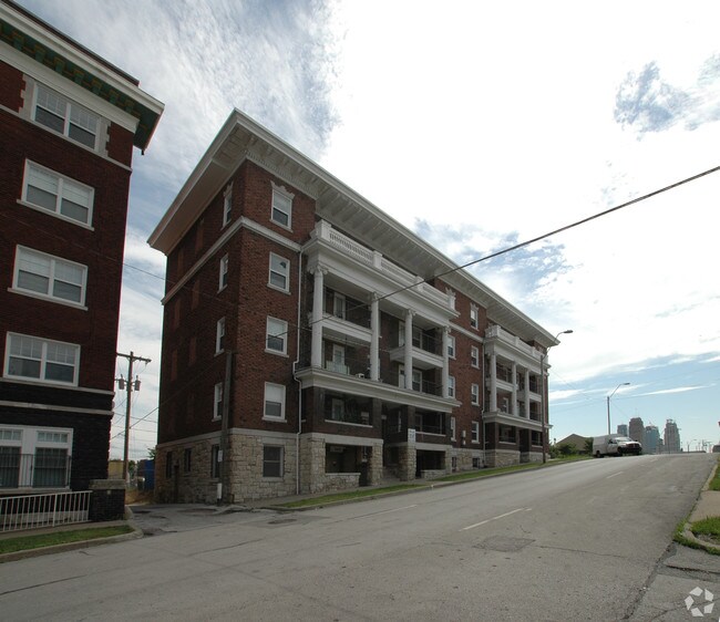Building Photo7