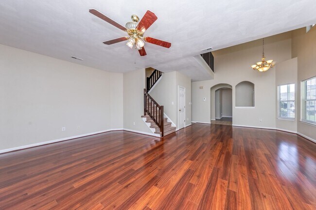 Photo - 409 Belmont Cir