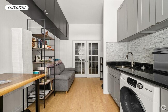 Building Photo - 223 E 88th St Rental