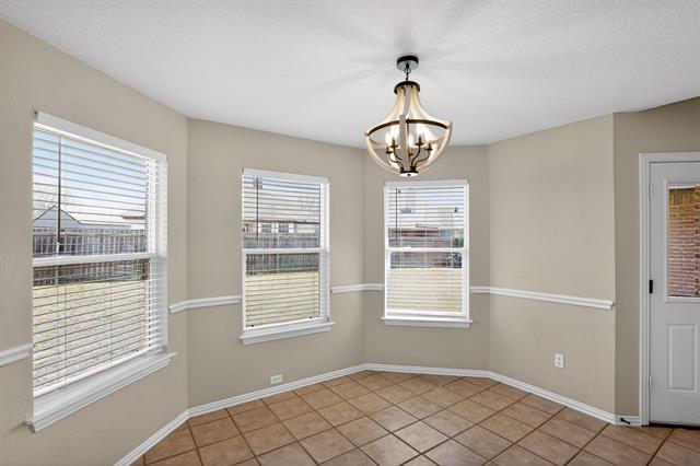 Photo - 402 Taos Ct E