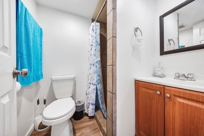 Building Photo - 8041 Howard Dr Unit 1 Rental
